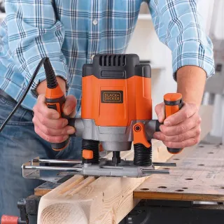 Оберфреза Black and Decker KW1200E-QS/ 1200W