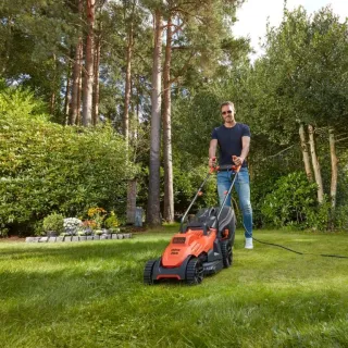 Електрическа косачка Black and Decker BEMW461BH/ 1.4 kW