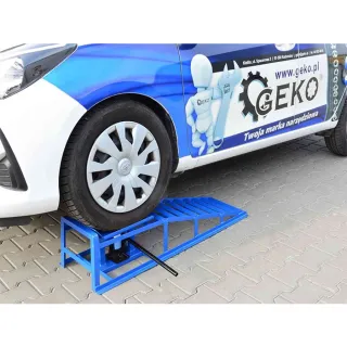 Автомобилна рампа с вграден хидравличен крик GEKO G02048 /2 тона